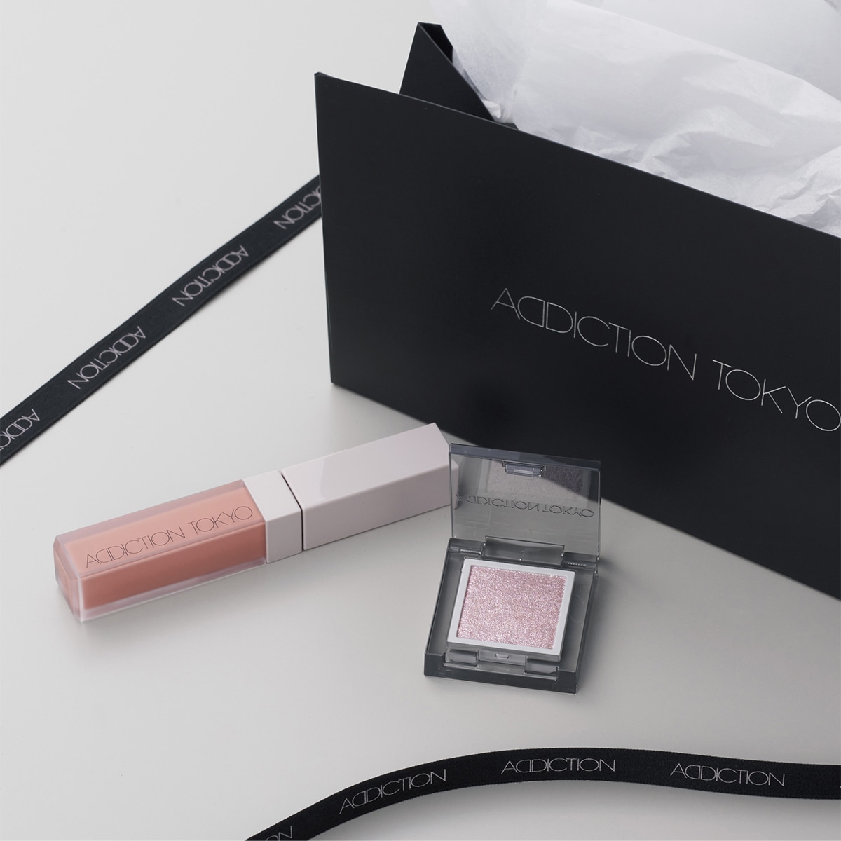 GIFT BOX　"At Balcony" 〈ブラッシュ＆アイシャドウ〉