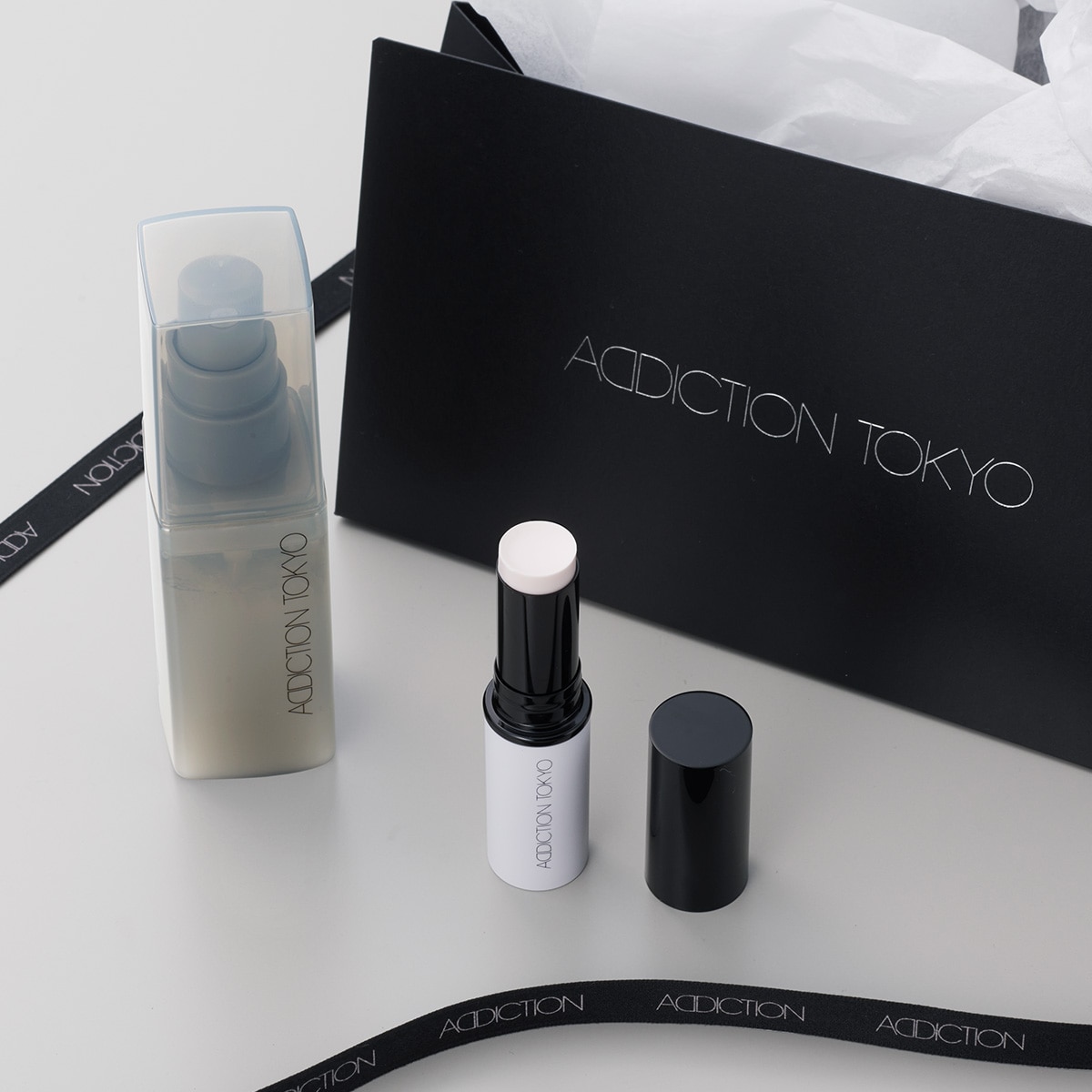 GIFT BOX　〈シルキーバームスティック＆スムースマット ロックミスト〉